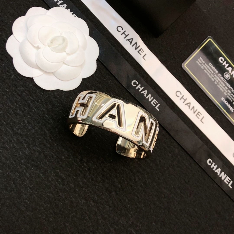 Ch**el bracelets